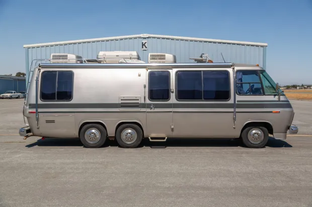 1977_gmc_motorhome_1977_gmc_motorhome_84530a4a-cf35-44aa-ab1e-811db217b16e-65p5RI-38022-38023-scaled